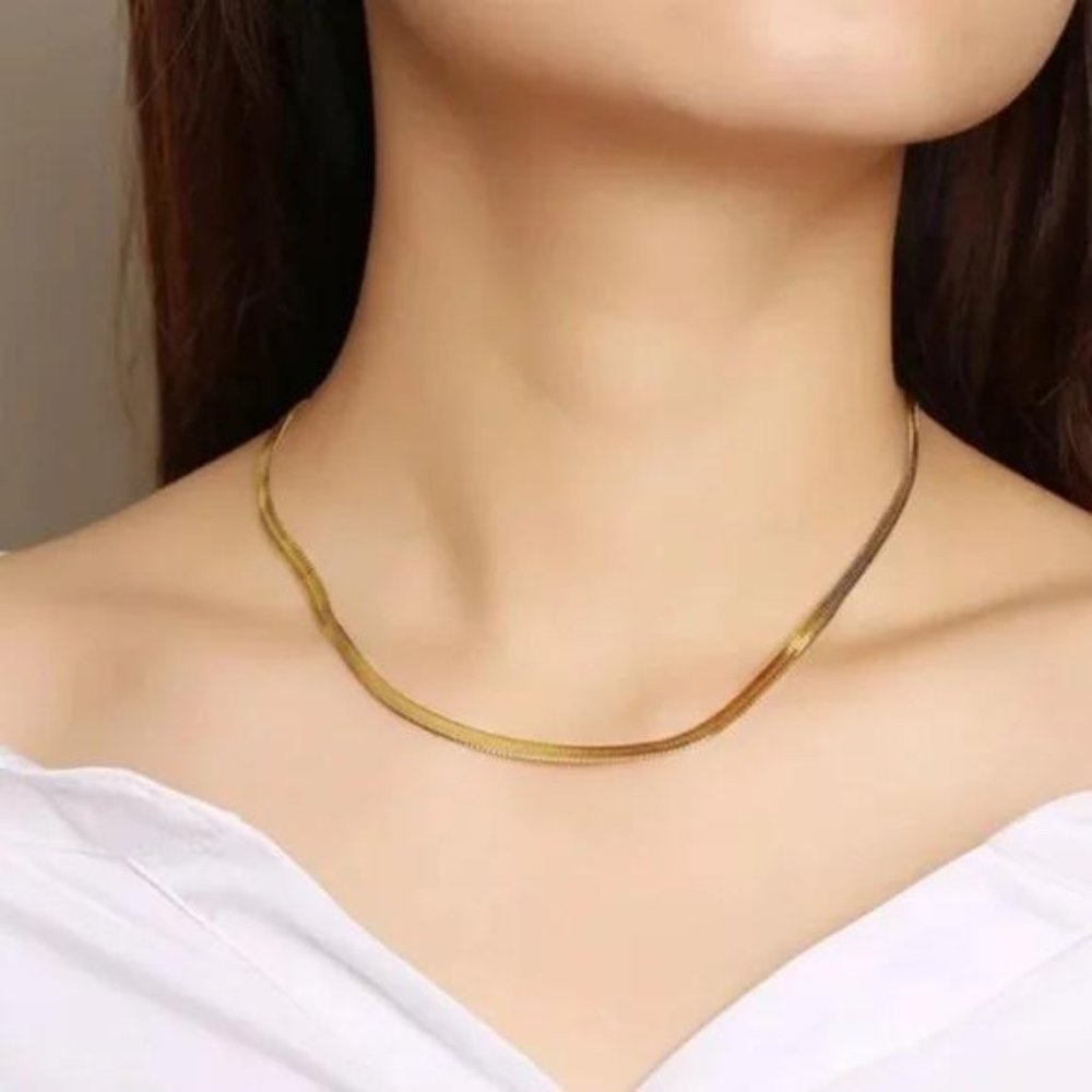“18” GOLD HERRINGBONE SNAKE LINK CHAIN NECKLACE, NICE NECKLACE, CUTE NECKLACE - Picture 3 of 6